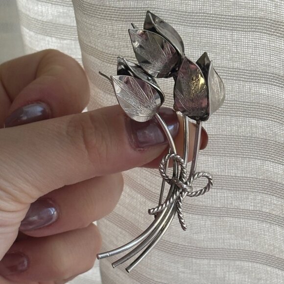 Bond Boyd 925 Sterling Tulip Bouquet Brooch 3D Flowers with Bow - Picture 9 of 10